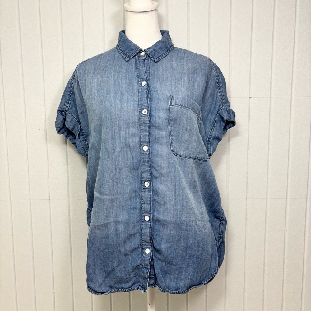 LOLA RIVER Stylish Blue Button-Up Denim Shirt size M‎